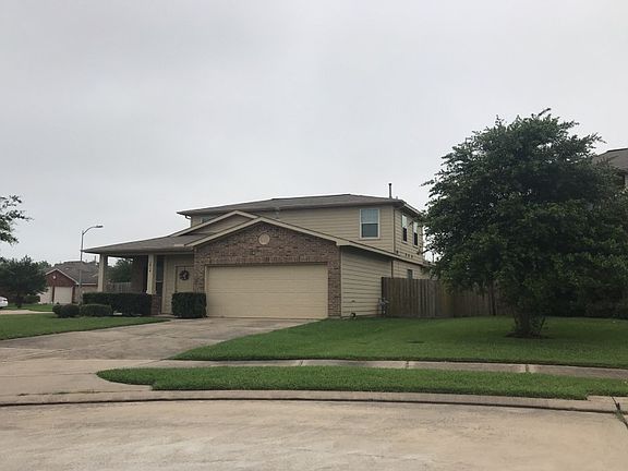 3rd image of 2414 Estes Ct