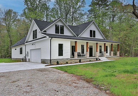 2nd image of 306 Ilex Dr