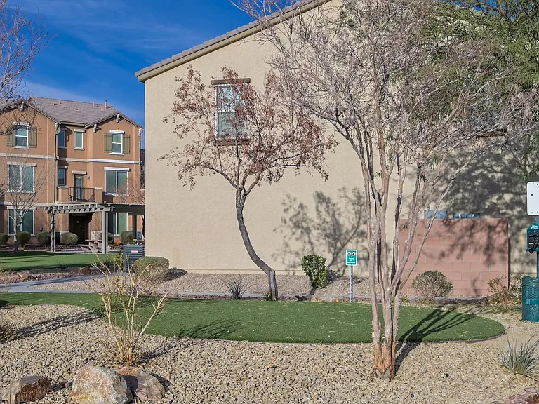 5202 Dubris Dr — Photo 44