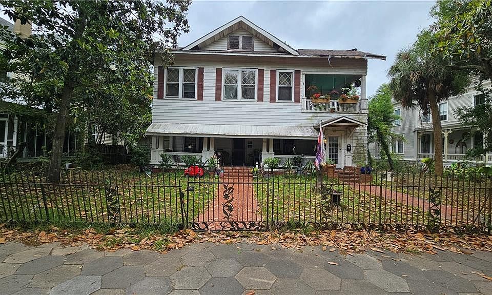 1st image of 916 Union St