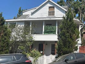 1495 Wallace Ave, Los Angeles, CA