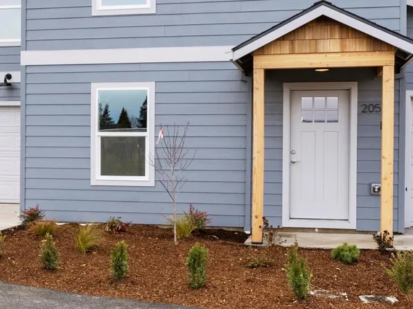 229 Dano Dr, Phoenix, OR 97535