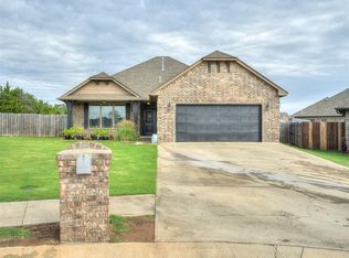 20527 Autumn Trl, Harrah, OK 73045