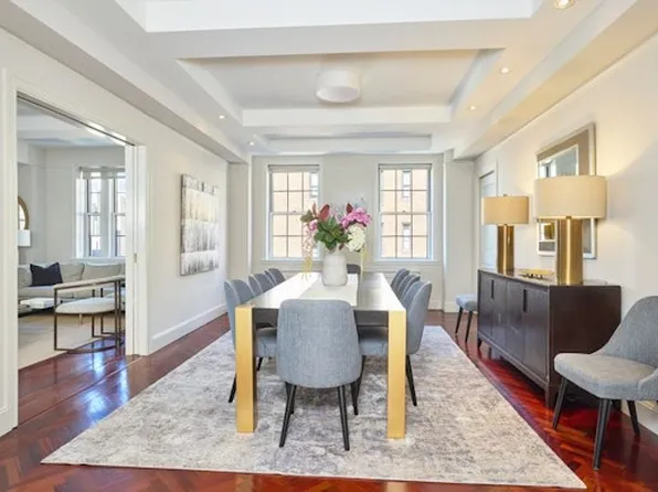 28 East 70th Street image 4 of 19