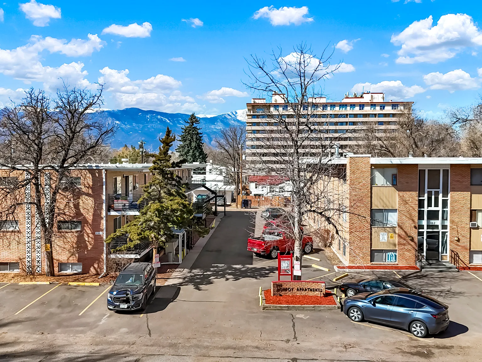 Bonfoy Apartments — Photo 2