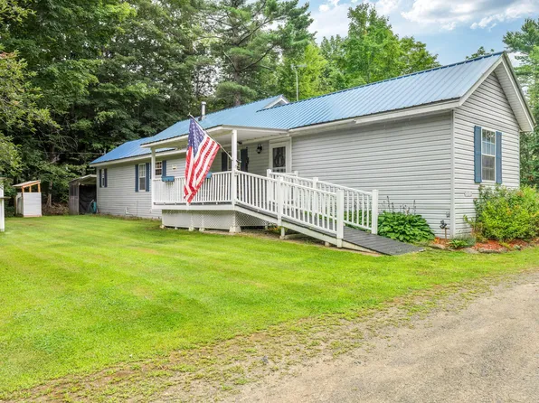 137 Etna Road, Plymouth, ME 04969