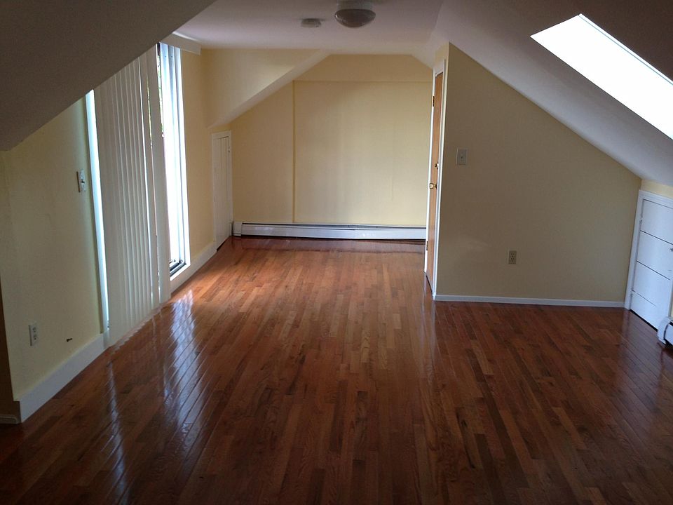 2nd image of 8 Sunset St APT 4A