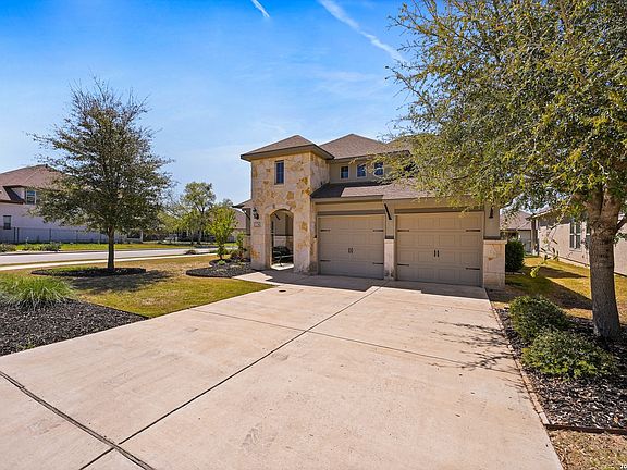 4th image of 118 Escondido