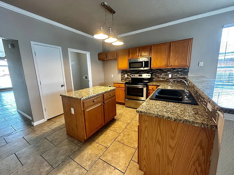 8640 Rainy Lake Dr — Photo 9