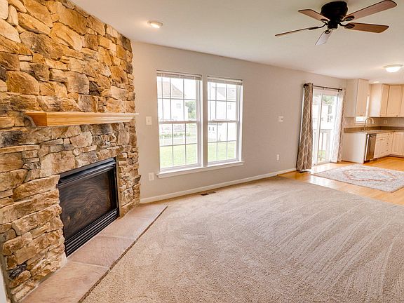5th image of 369 Theater Ln
