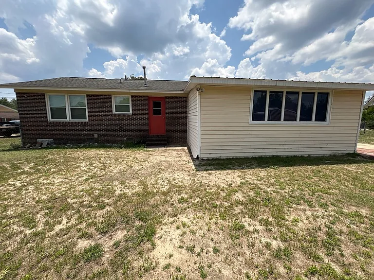 2668 Vernon Dr — Photo 12