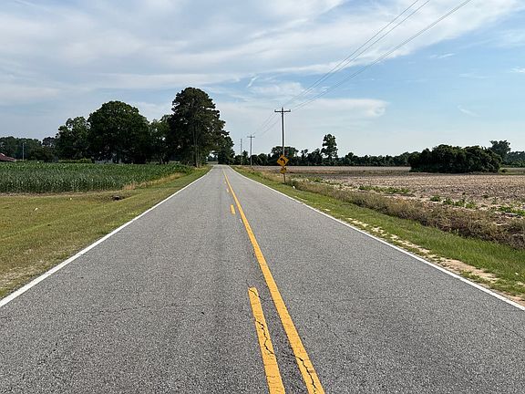 4th image of 1371 Ellis Rd