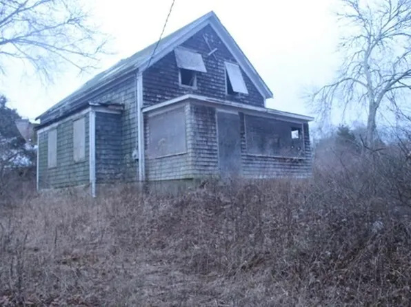 1104 Main Rd, Westport, MA 02790