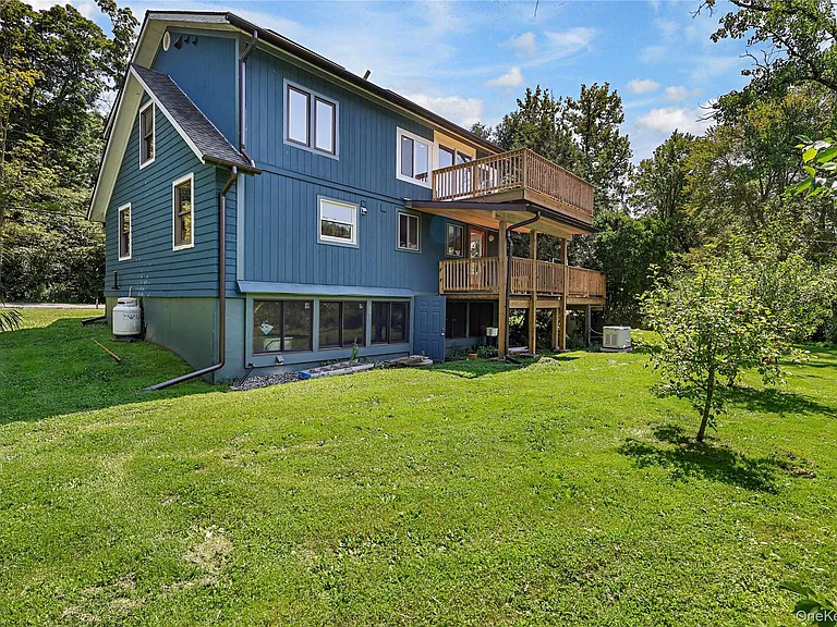 222 Bog Hollow Rd — Photo 47