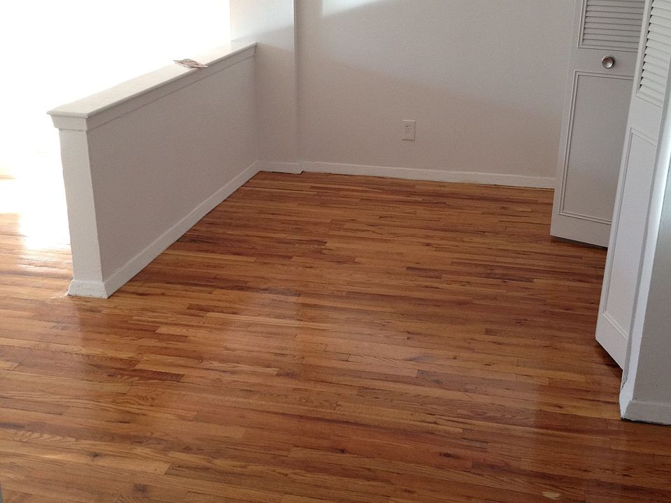 2nd image of 1530 E 8th St APT 2M