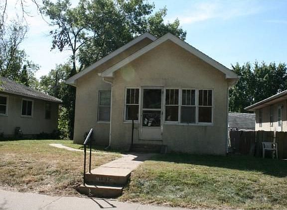 3rd image of 1892 Hawthorne Ave E
