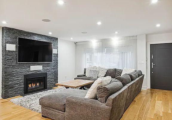 4th image of 8223 214th St