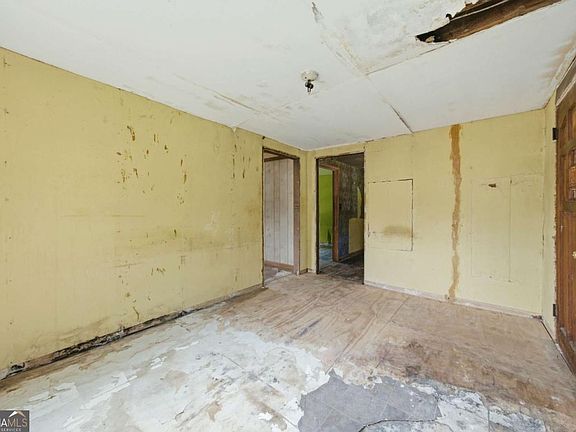 5th image of 535 Kent Rd