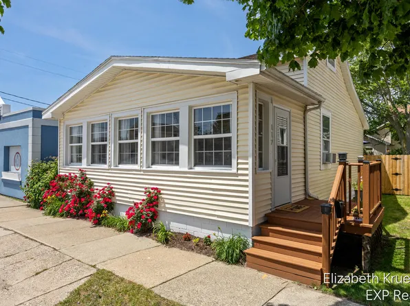 117 N 2nd St, Grand Haven, MI 49417