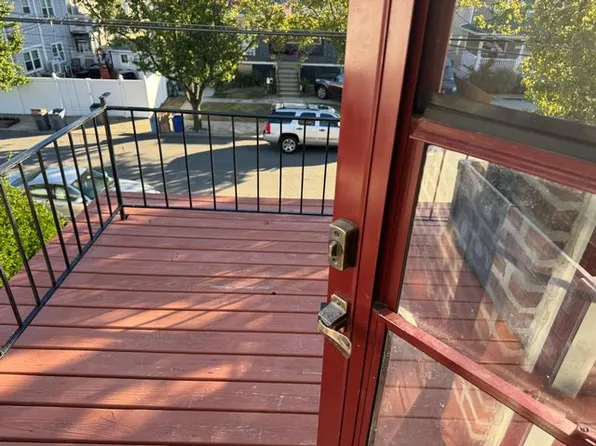 (undisclosed Address), Rockaway Park, NY 11694