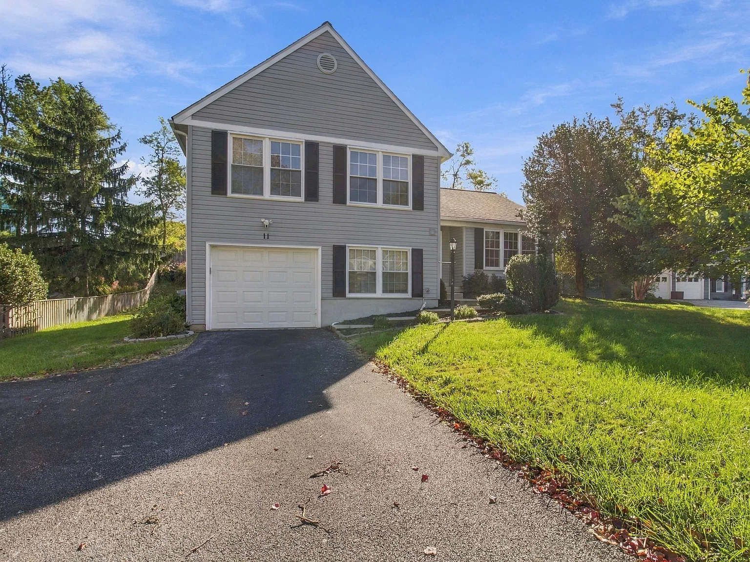 3 bed, 2.5 bath, 2148 sqft, $3,400 — Photo 1