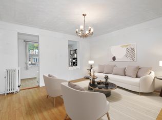 22-32 36th St #1F, Astoria, NY 11105