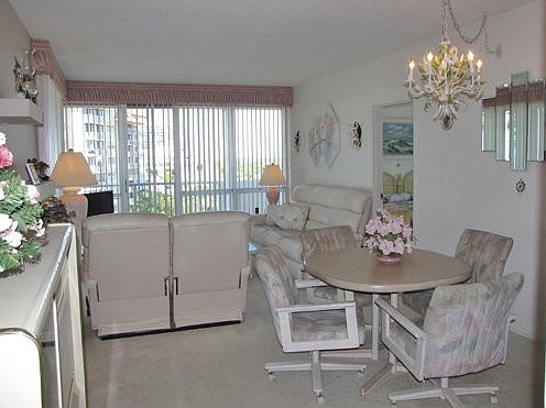 2nd image of 140 Seaview Ct APT 706