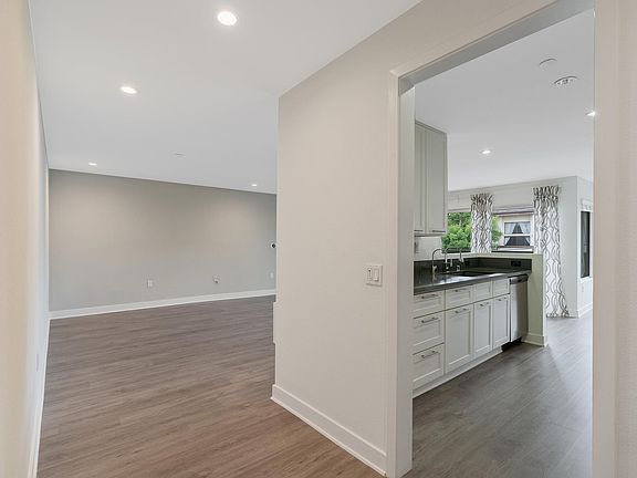 5th image of 5260 Bellingham Ave APT 306