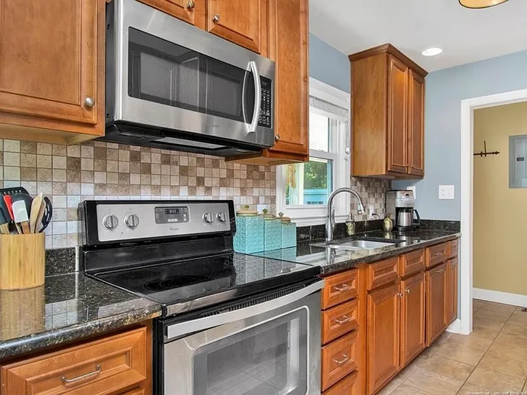 1021 Belmont Ave — Photo 22