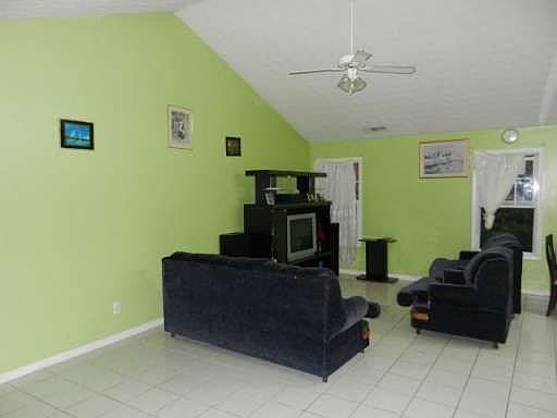 5th image of 2221 Catalina Dr