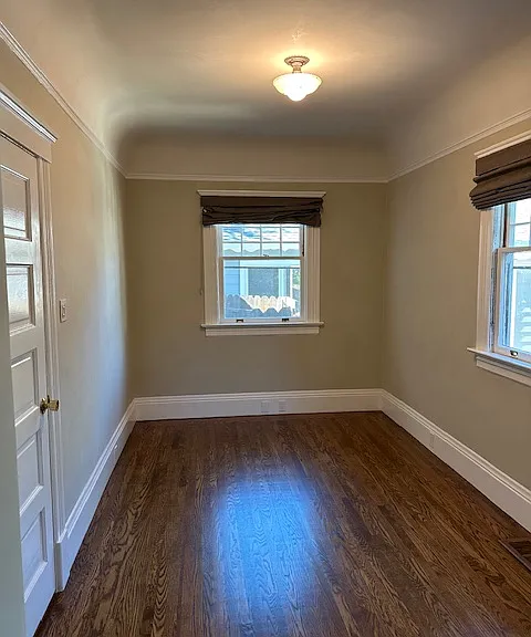 220 Throckmorton Ave — Photo 12