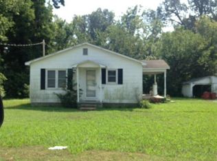102 E Rainey St, Dexter, MO 63841