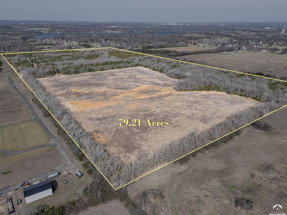 1st image of 3900 SE Croco Rd