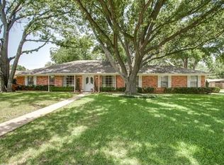 11129 Candlelight Ln, Dallas, TX 75229