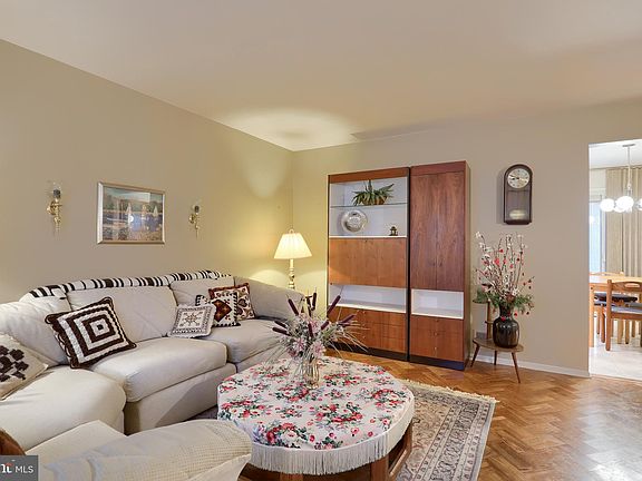 5th image of 393 Jay Ln