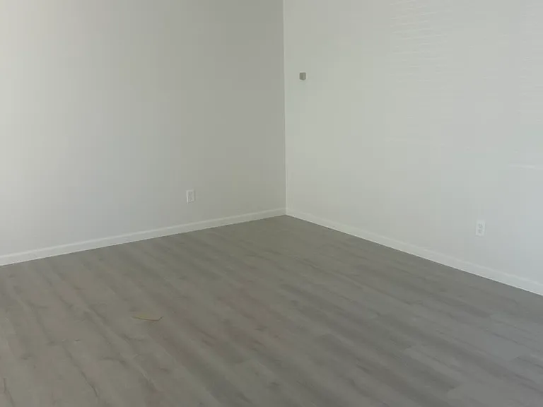 4361 Winona Ave #1 — Photo 8