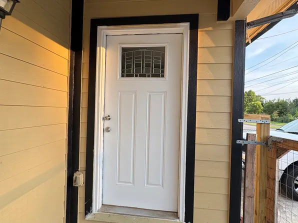 615 S 1st Ave #A, Lake Charles, LA 70601