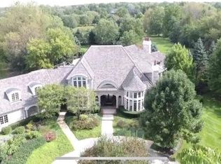 34W055 White Thorne Rd, Wayne, IL 60184