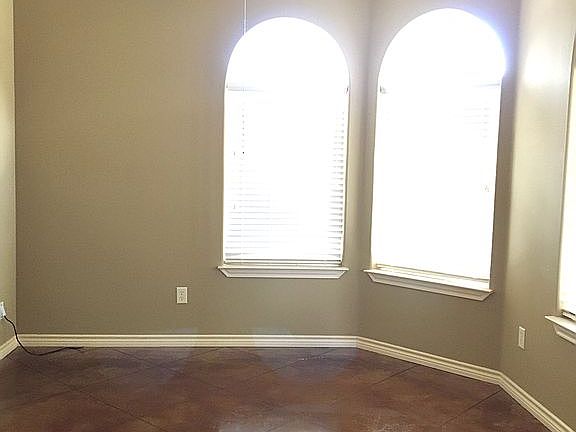 2nd image of 391 Baganie Ln