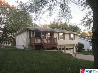 8617 Park View Blvd, La Vista, NE 68128