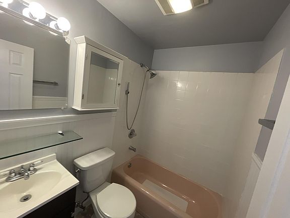 3rd image of 48 Jetland Pl #48