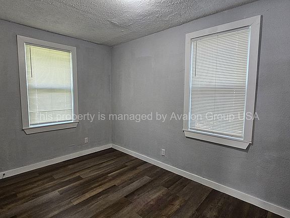 5th image of 1113 W 5th St