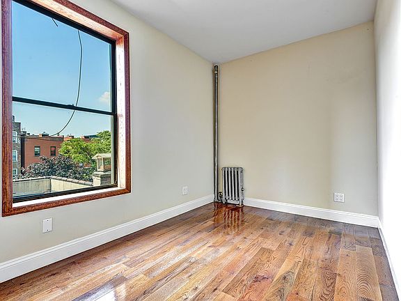 3rd image of 531 W 179th St APT 31