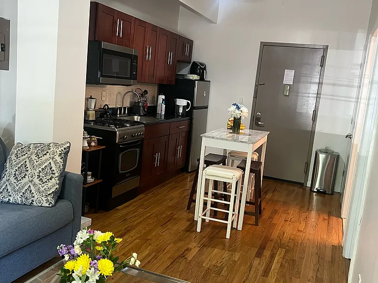 112 Lincoln Ave #101 — Photo 3