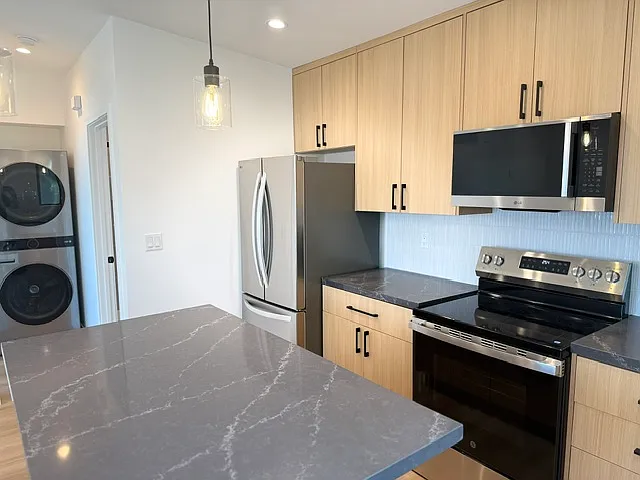 105 E El Portal #H — Photo 12