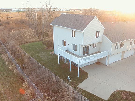 5th image of 814 E Victoria Cir