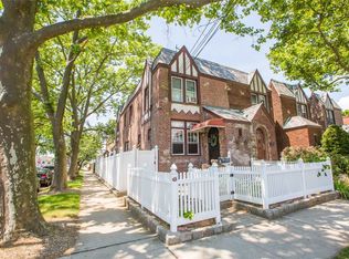 93-20 240th St, Bellerose, NY 11426