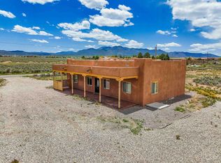 190 W Romero Rd, Ranchos De Taos, NM 87557