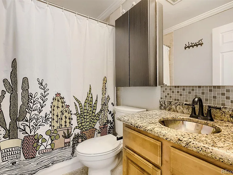 2345 N Clay St #102 — Photo 19