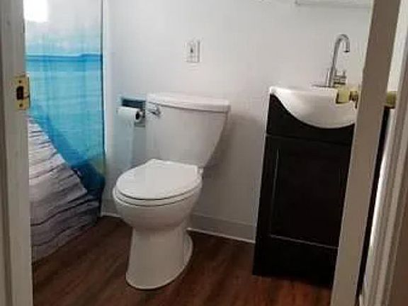 3rd image of 1060A W Dana St #A